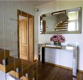 4 bedroom hilltop villa with pool near Jesenice, sleeps 8